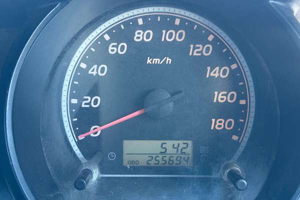 2005 Toyota Hiace Commuter KDH222R