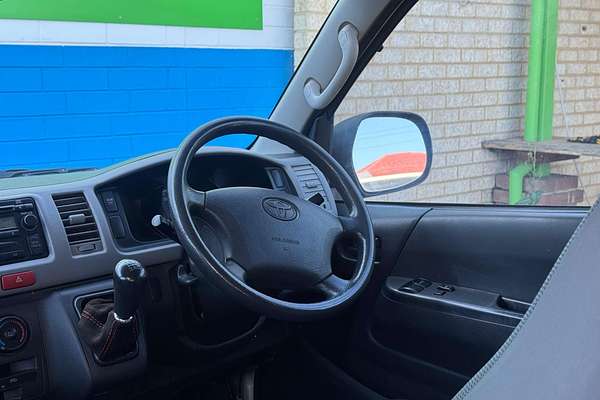 2005 Toyota Hiace Commuter KDH222R