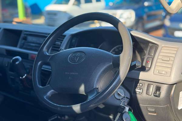 2005 Toyota Hiace Commuter KDH222R