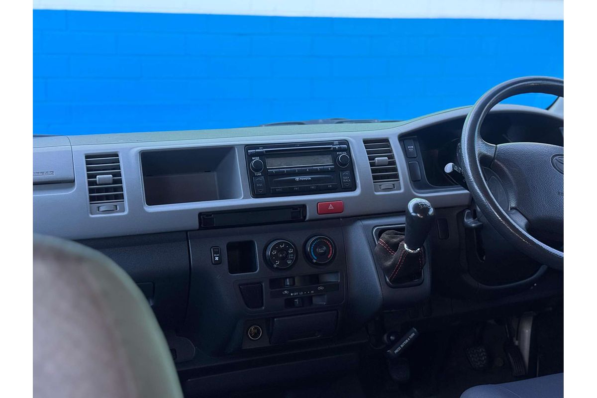 2005 Toyota Hiace Commuter KDH222R