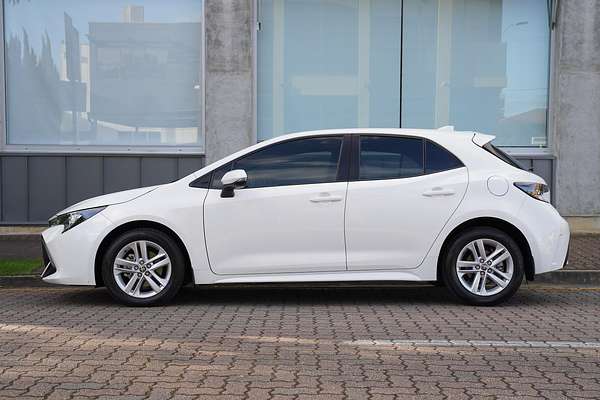 2018 Toyota Corolla Ascent Sport Hybrid ZWE211R