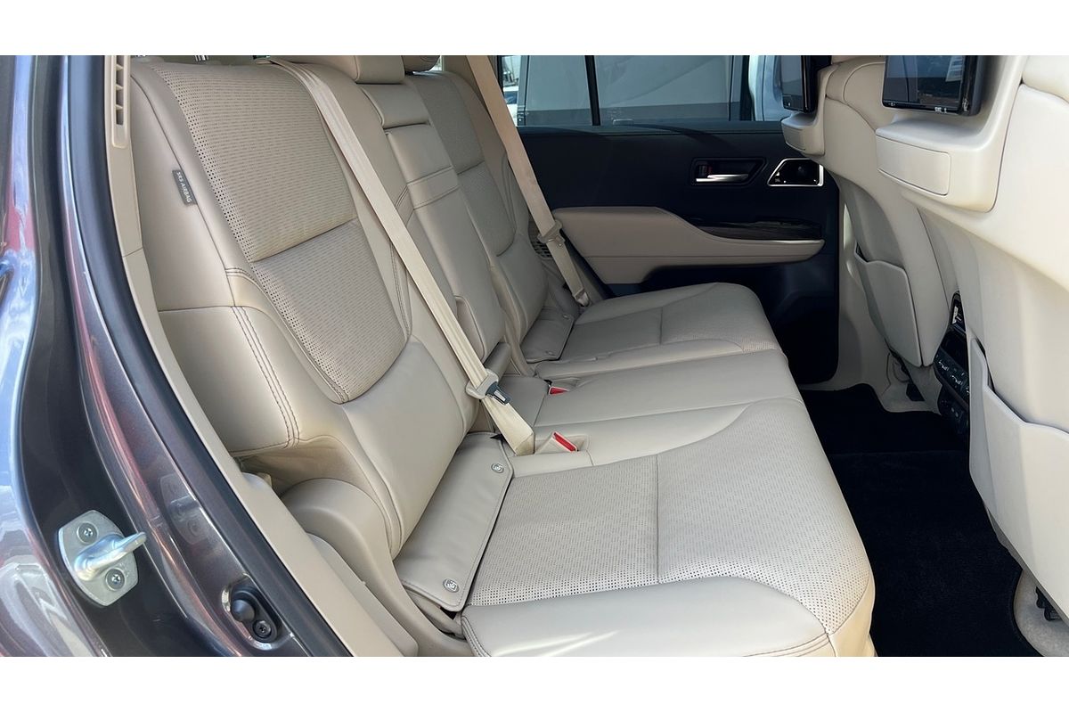 2023 Toyota Landcruiser Sahara FJA300R