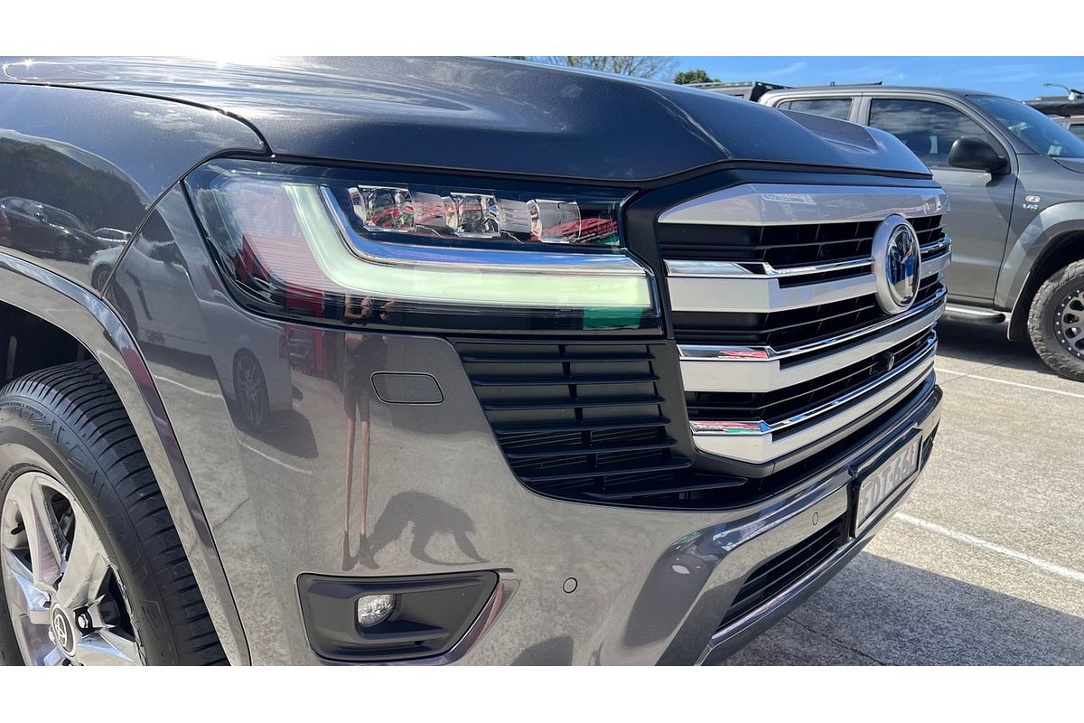 2023 Toyota Landcruiser Sahara FJA300R