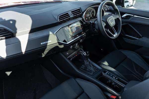 2025 Audi Q3 40 TFSI S line F3