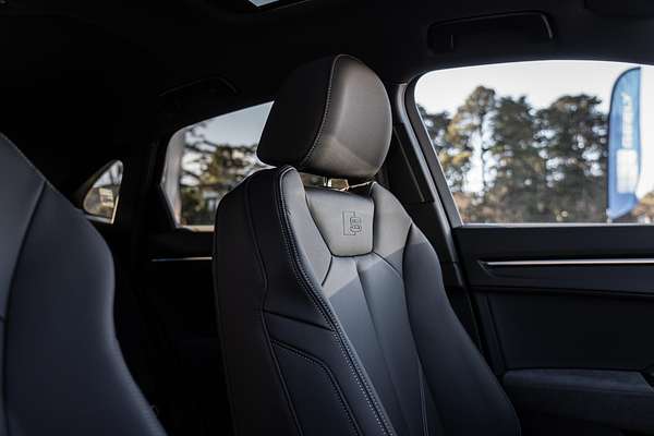 2025 Audi Q3 40 TFSI S line F3