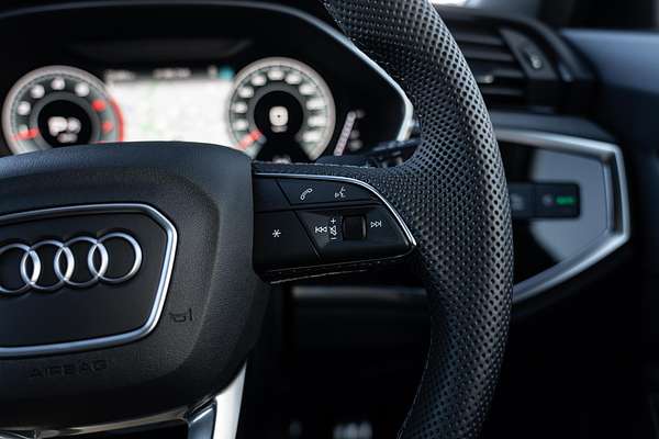 2025 Audi Q3 40 TFSI S line F3