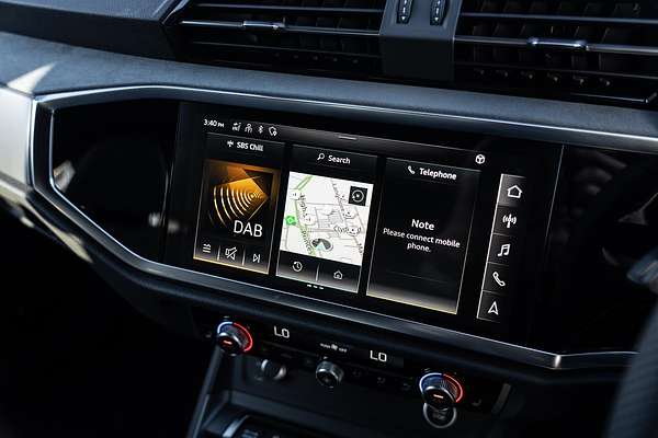 2025 Audi Q3 40 TFSI S line F3