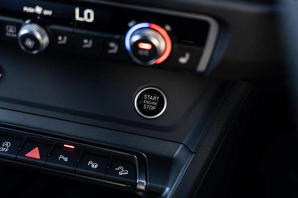 2025 Audi Q3 40 TFSI S line F3