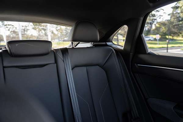 2025 Audi Q3 40 TFSI S line F3