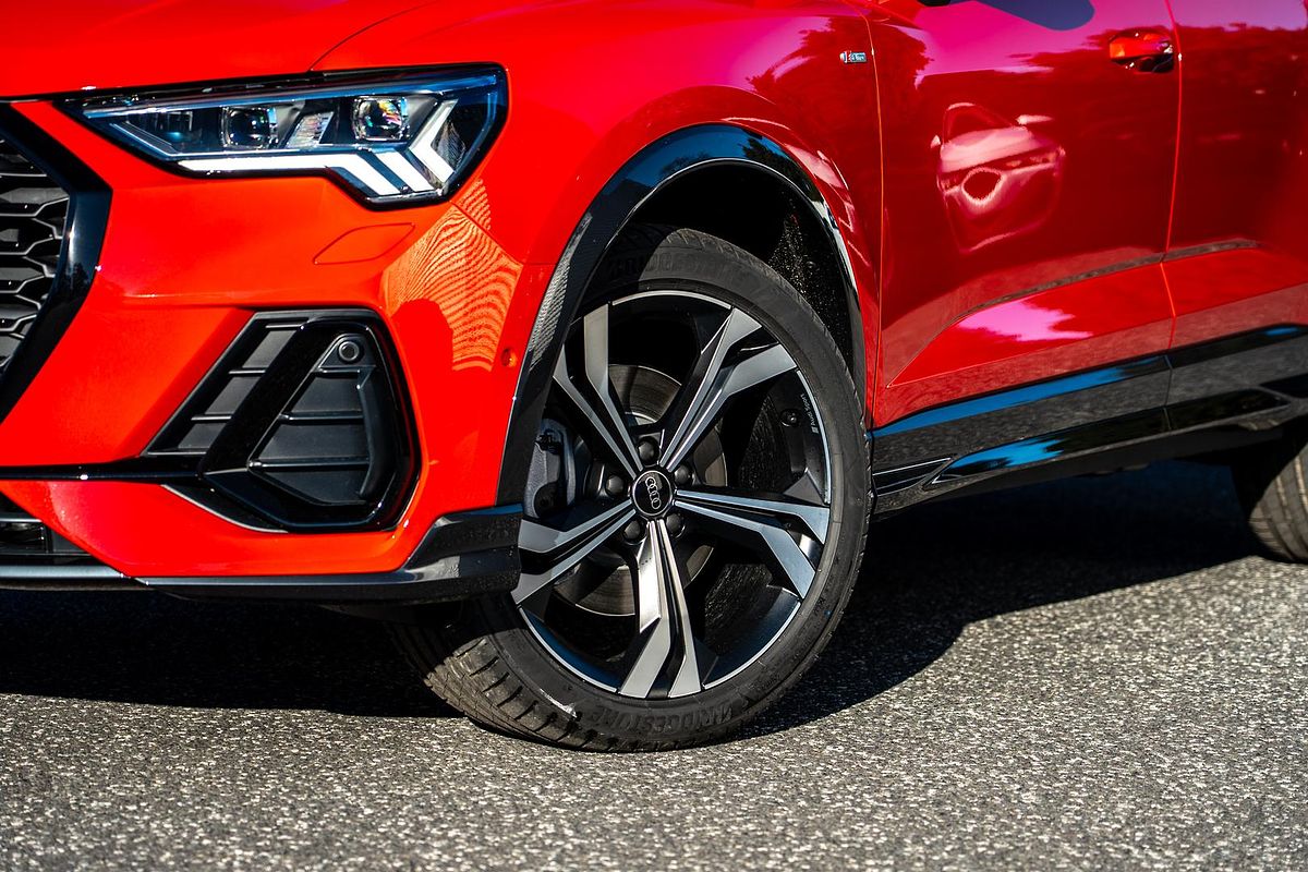 2025 Audi Q3 40 TFSI S line F3