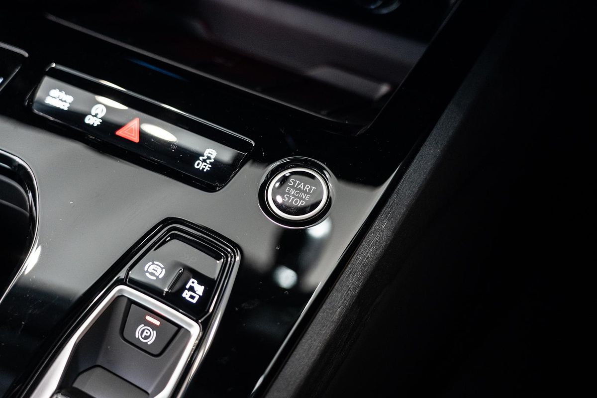 2025 Audi A5 TFSI 150kW S line B10