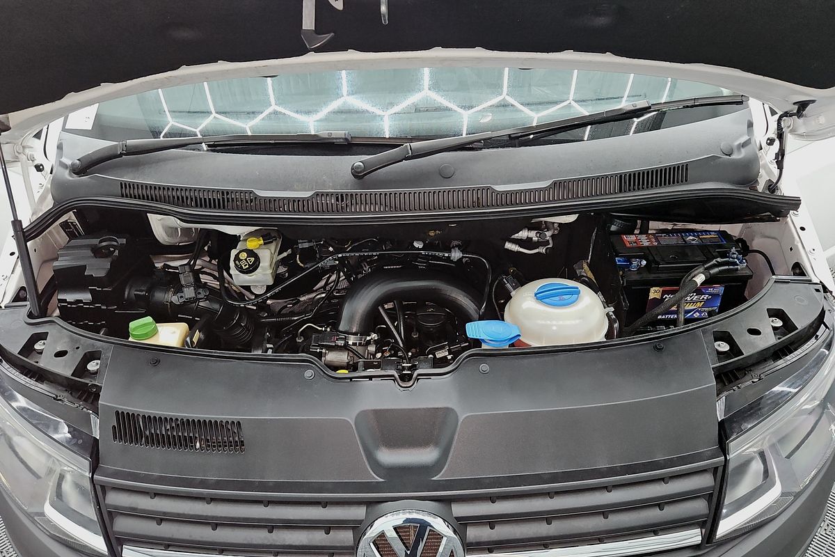 2016 Volkswagen Transporter TDI340 T6 Front Wheel Drive LWB
