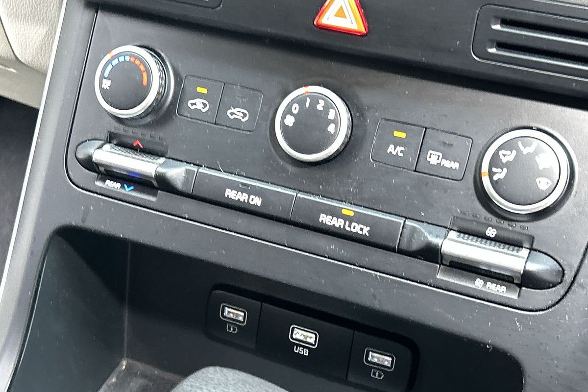 2023 Kia Carnival S KA4