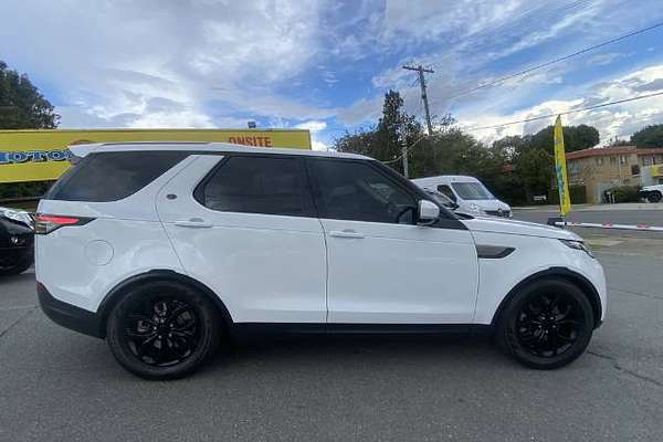 2017 Land Rover Discovery TD4 SE Series 5