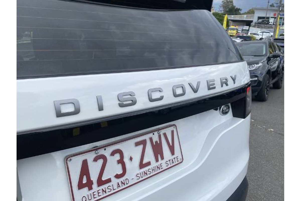2017 Land Rover Discovery TD4 SE Series 5