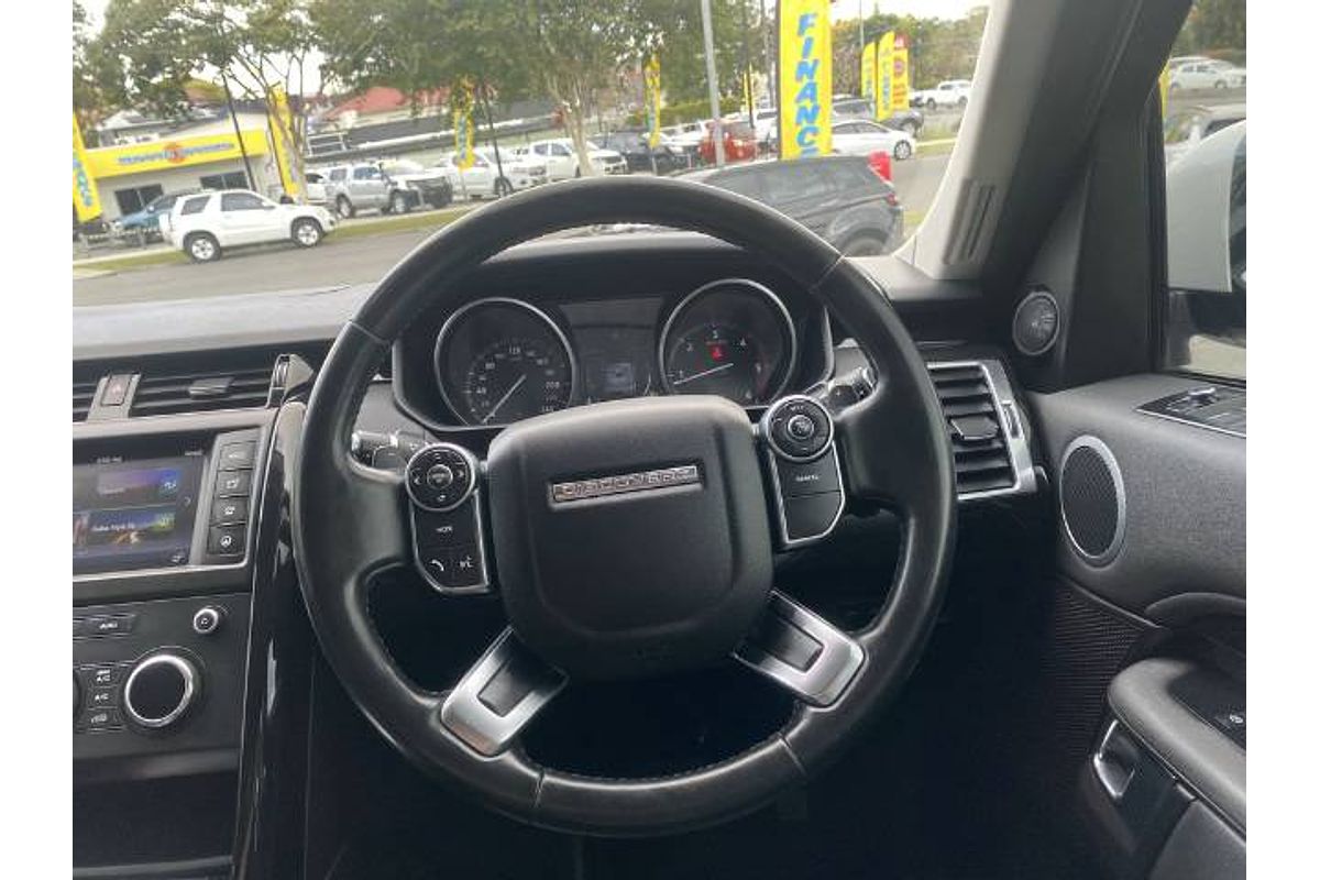 2017 Land Rover Discovery TD4 SE Series 5