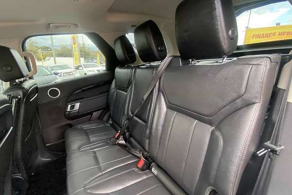 2017 Land Rover Discovery TD4 SE Series 5