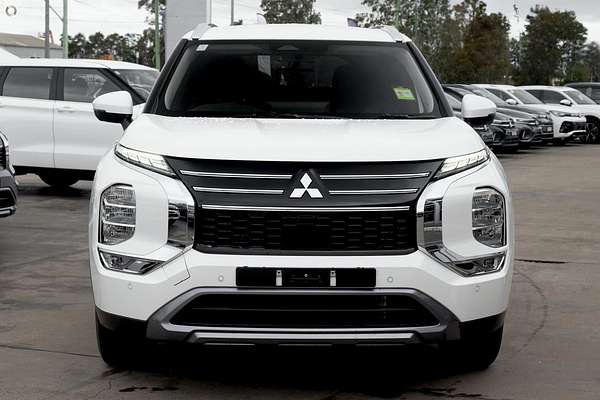 2025 Mitsubishi Outlander LS ZM