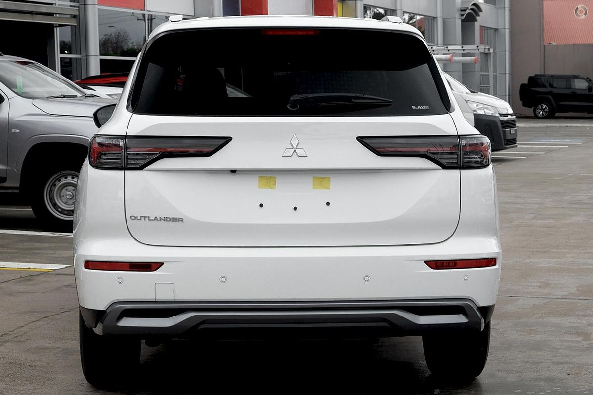 2025 Mitsubishi Outlander LS ZM