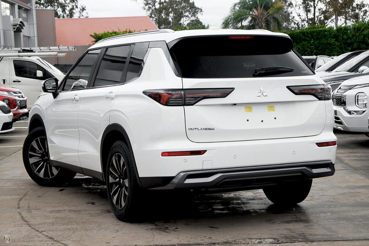 2025 Mitsubishi Outlander LS ZM