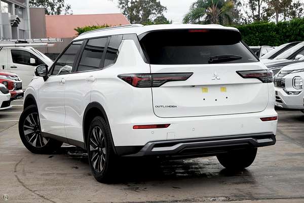2025 Mitsubishi Outlander LS ZM