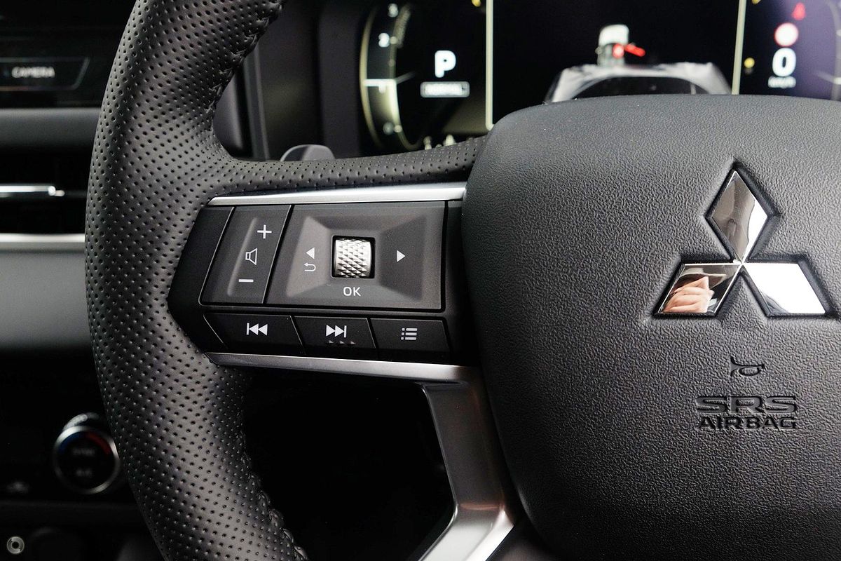 2025 Mitsubishi Outlander LS ZM
