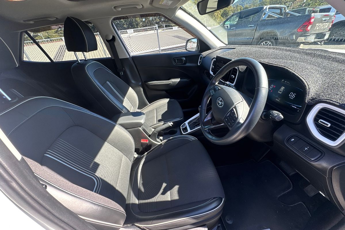 2023 Hyundai Venue Elite QX.V5