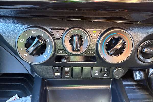2020 Toyota Hilux SR GUN126R 4X4