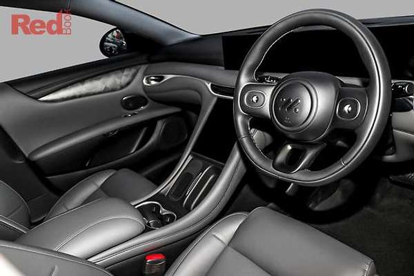 2025 MG IM5 Performance P12L