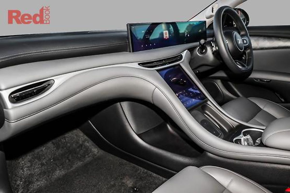 2025 MG IM5 Performance P12L