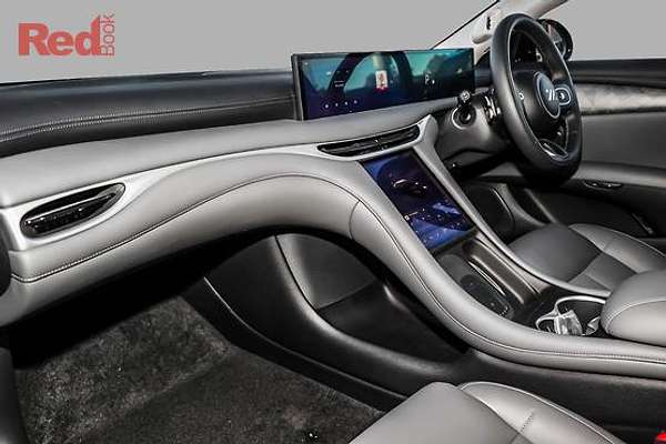 2025 MG IM5 Performance P12L
