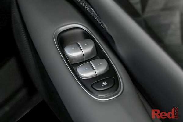 2025 MG IM5 Performance P12L