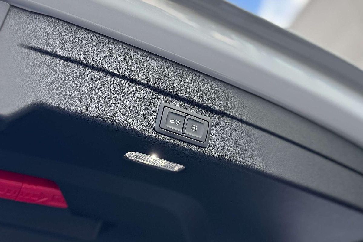 2025 Audi A5 TFSI 150kW S line B10