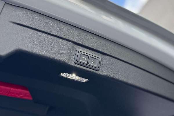2025 Audi A5 TFSI 150kW S line B10