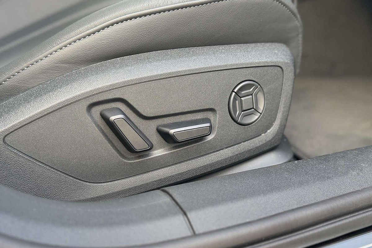 2025 Audi A5 TFSI 150kW S line B10