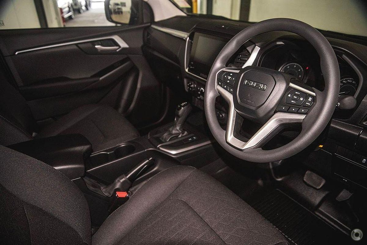 2025 Isuzu D-MAX LS-M 4X4