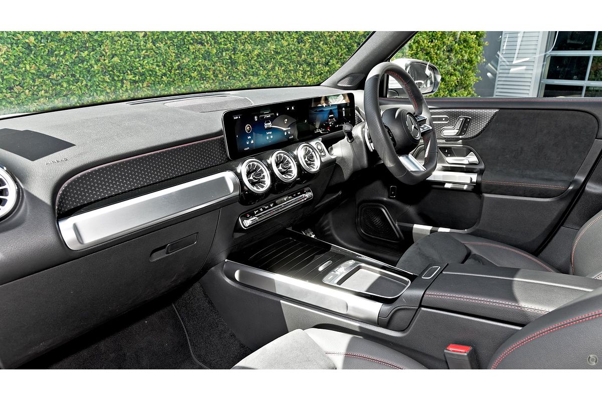 2024 Mercedes-Benz GLB-Class GLB200 X247