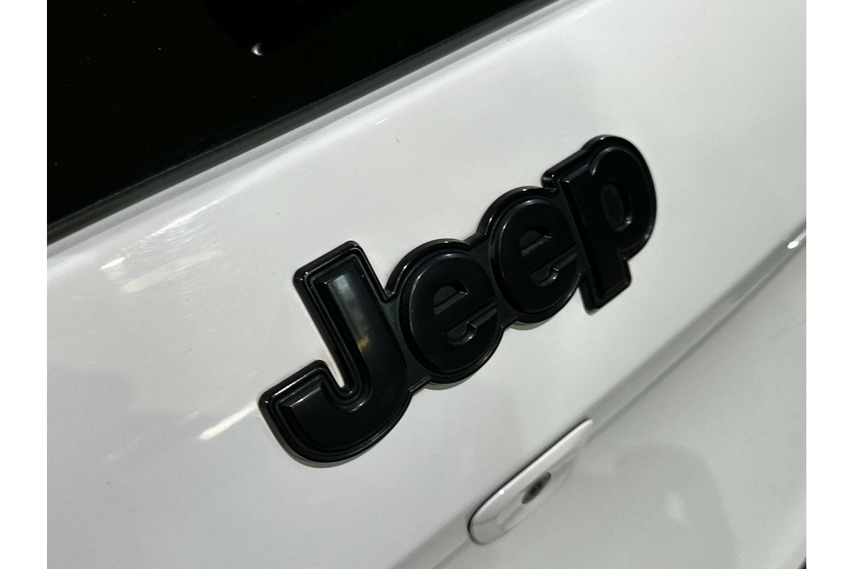 2015 Jeep Cherokee Blackhawk KL