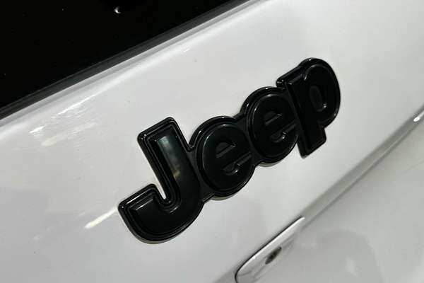 2015 Jeep Cherokee Blackhawk KL