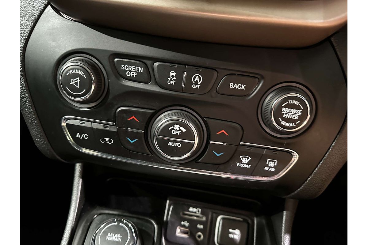 2015 Jeep Cherokee Blackhawk KL