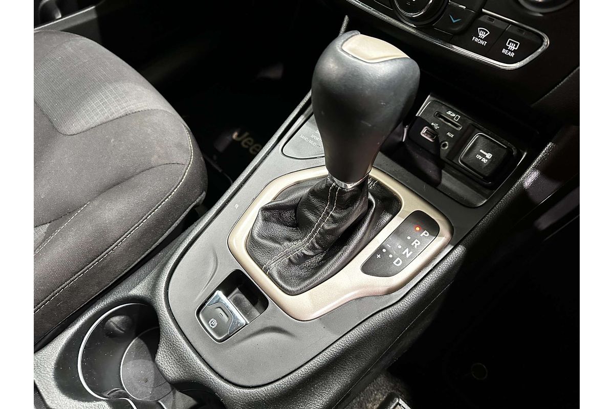 2015 Jeep Cherokee Blackhawk KL