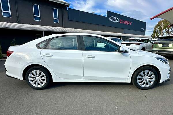 2017 Kia Cerato S YD
