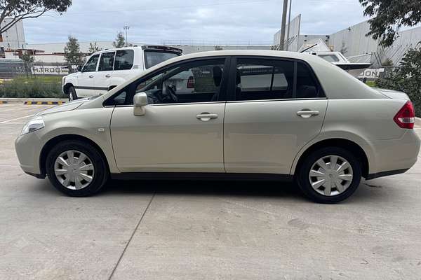 2008 Nissan Tiida ST C11