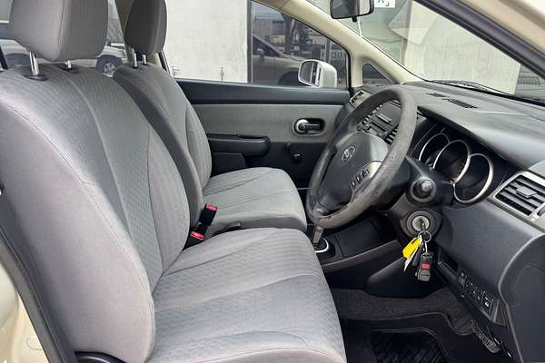 2008 Nissan Tiida ST C11