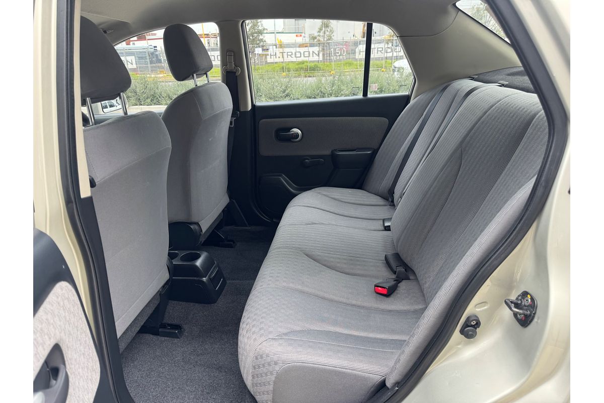 2008 Nissan Tiida ST C11