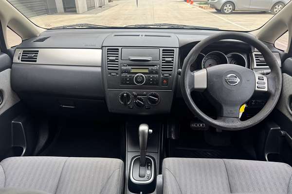 2008 Nissan Tiida ST C11