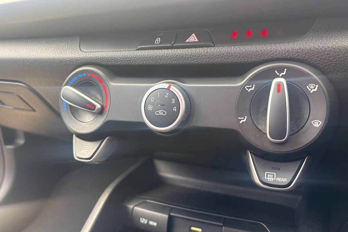 2022 Kia Rio S YB