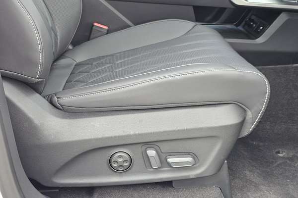2025 LDV D90 Executive SV9A