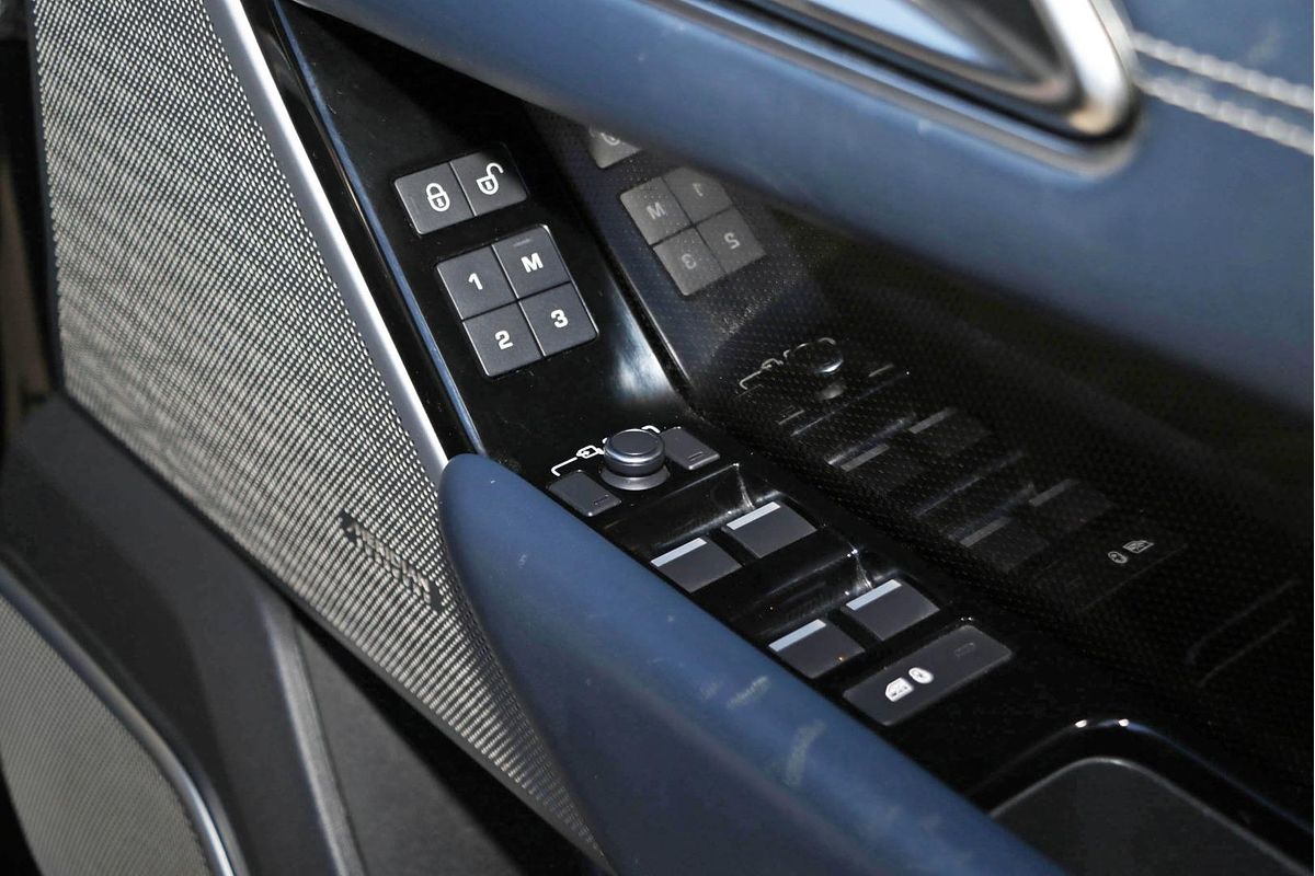 2017 Land Rover Range Rover Velar D300 R-Dynamic HSE L560