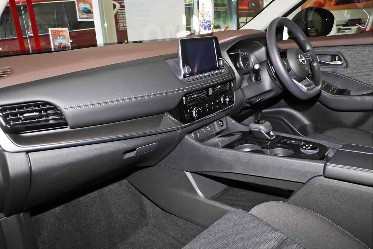 2025 Nissan X-TRAIL ST T33